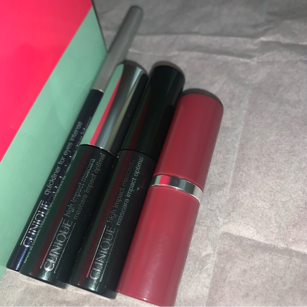 Clinique makeup bundle - full size lipstick, two black mascara’s, black eyeliner - Picture 5 of 8